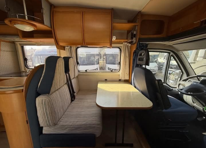 Ci International riviera 55p anno 2003 km 130000.         Prezzo 17900