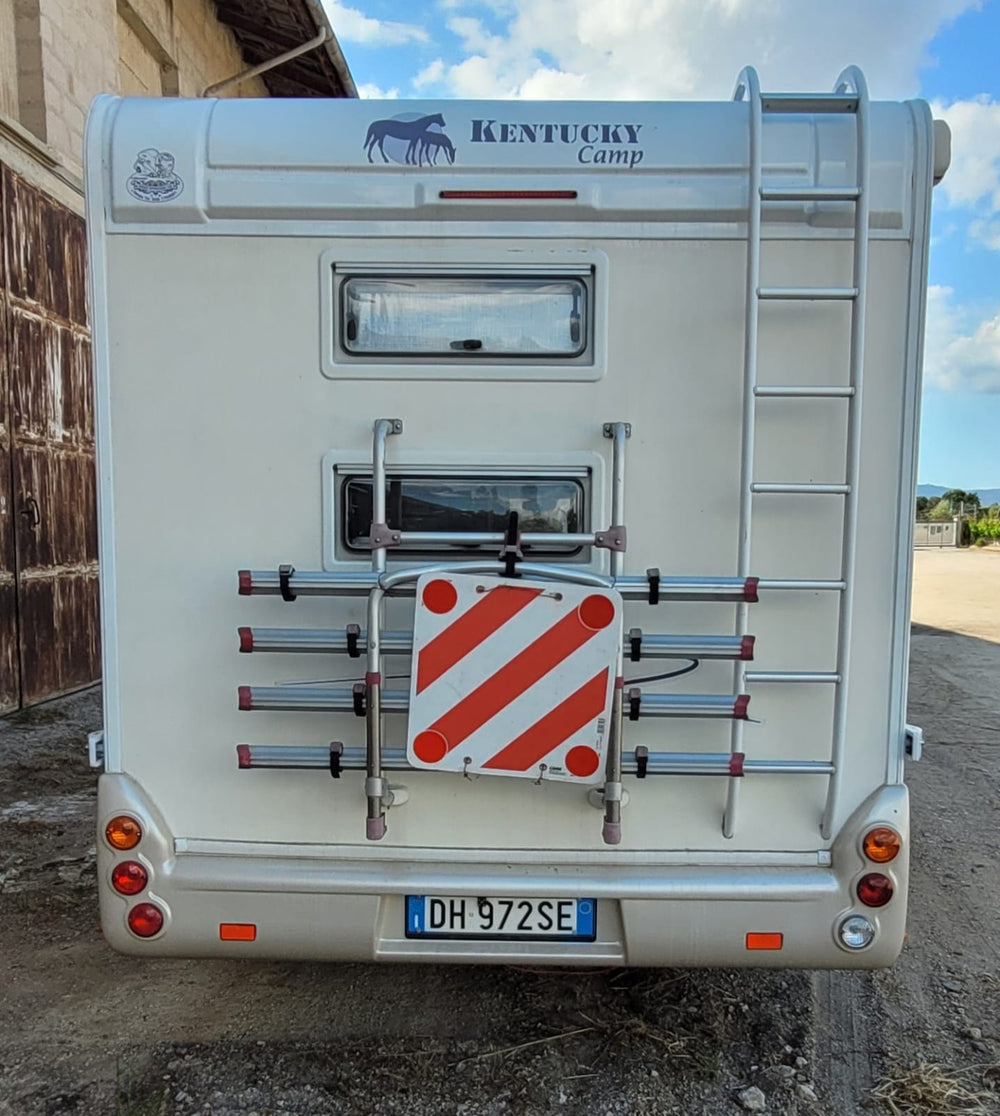 Kentucky Corral 3 anno 06/2007, km 87.600  Ford Transit 2.5 TDI (135cv),        prezzo 19.900