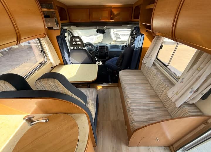 Ci International riviera 55p anno 2003 km 130000.         Prezzo 17900