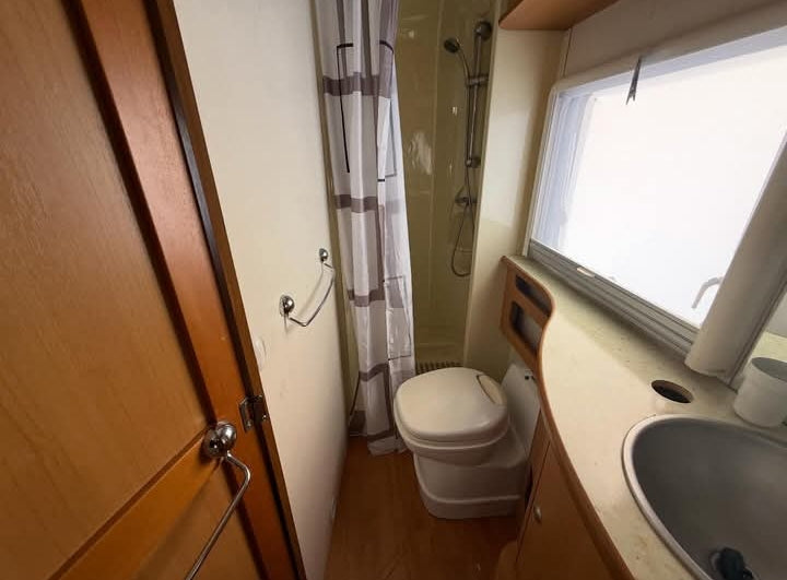 Ci International riviera 55p anno 2003 km 130000.         Prezzo 17900