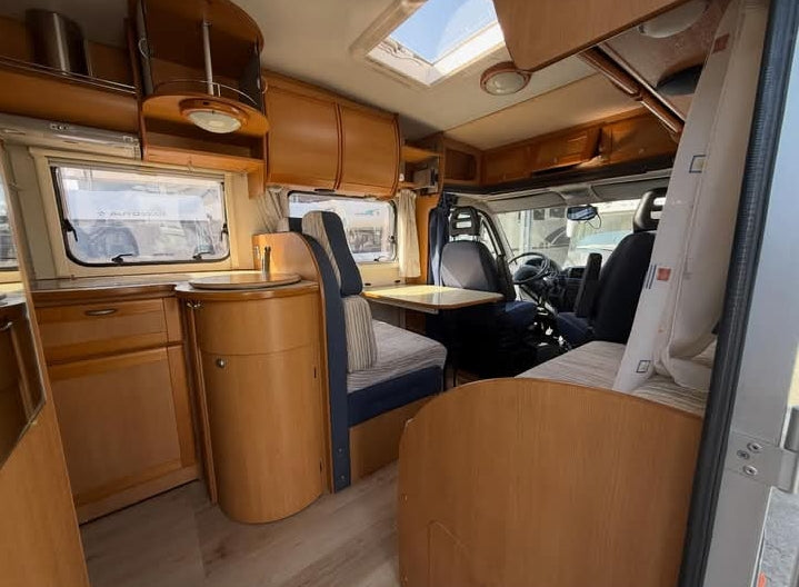 Ci International riviera 55p anno 2003 km 130000.         Prezzo 17900